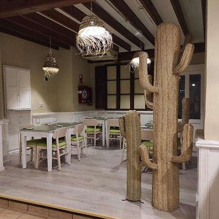 Hostal Loreto Денія Екстер'єр фото