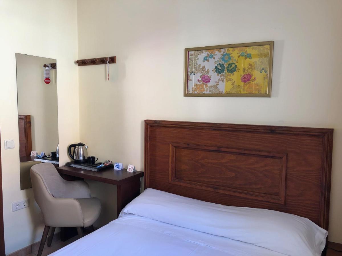 Hostal Loreto Денія Екстер'єр фото