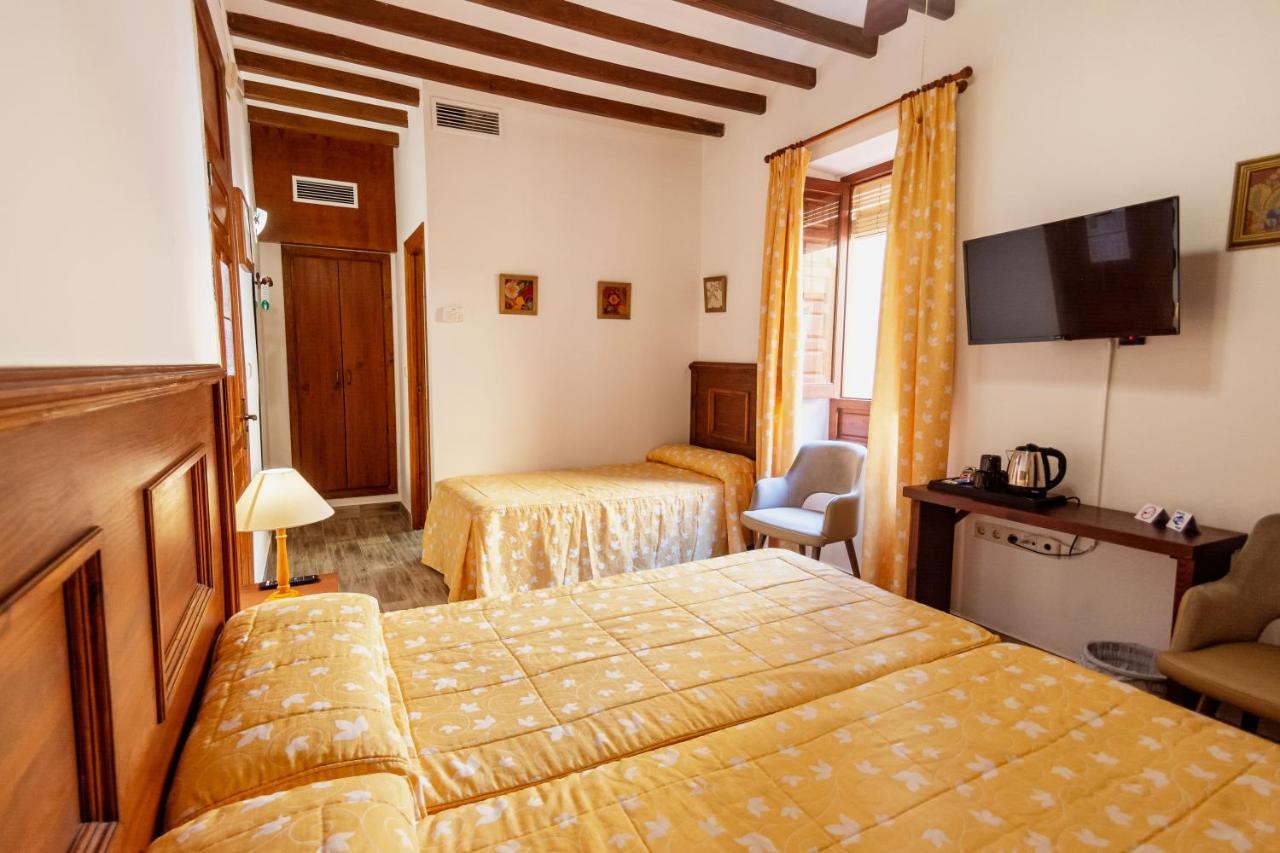 Hostal Loreto Денія Екстер'єр фото