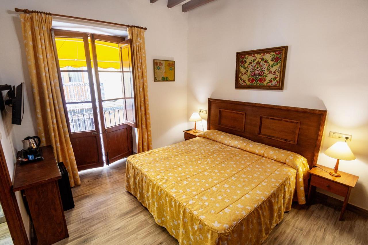 Hostal Loreto Денія Екстер'єр фото