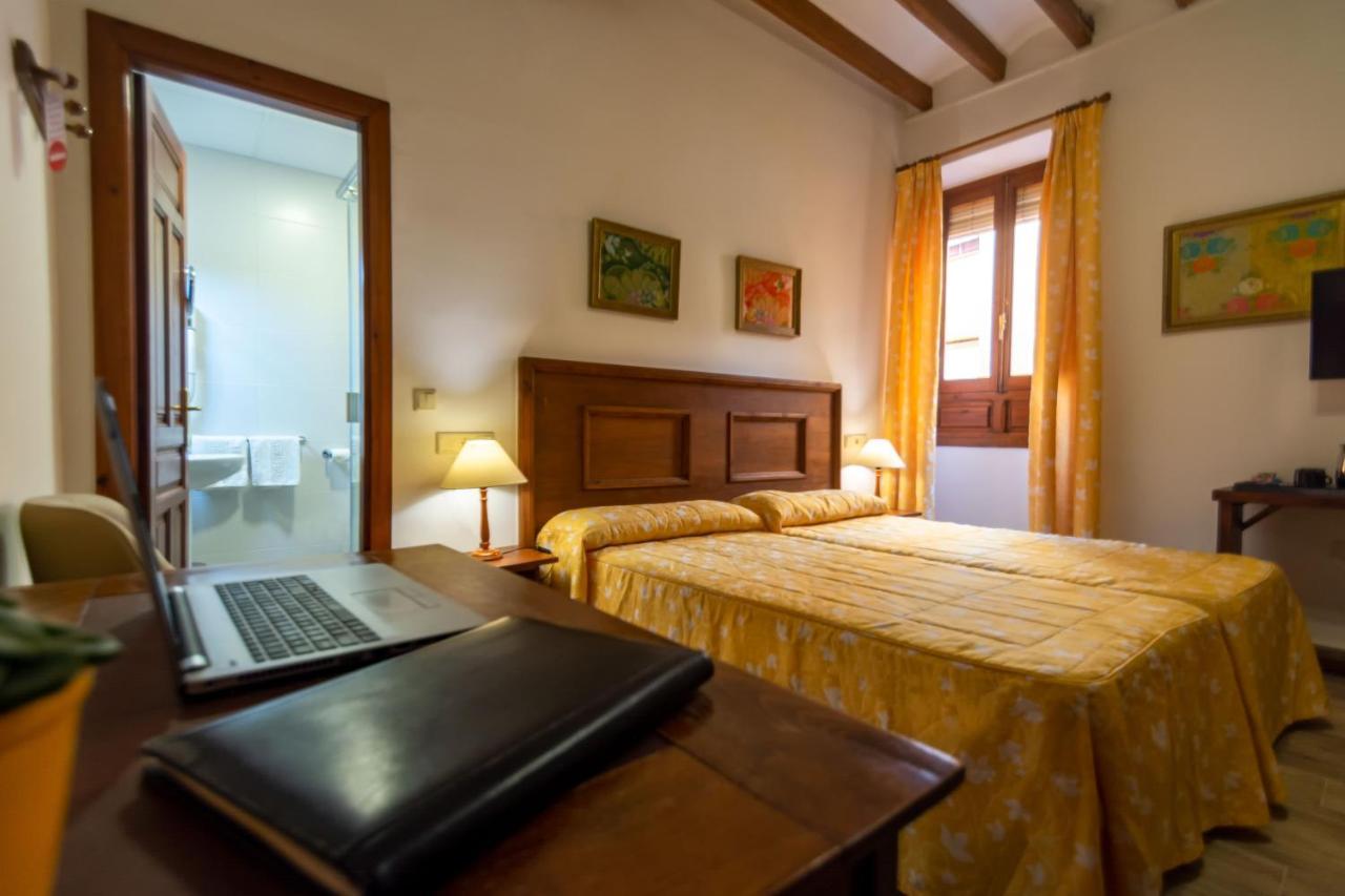 Hostal Loreto Денія Екстер'єр фото