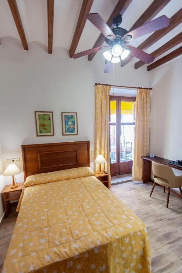 Hostal Loreto Денія Екстер'єр фото