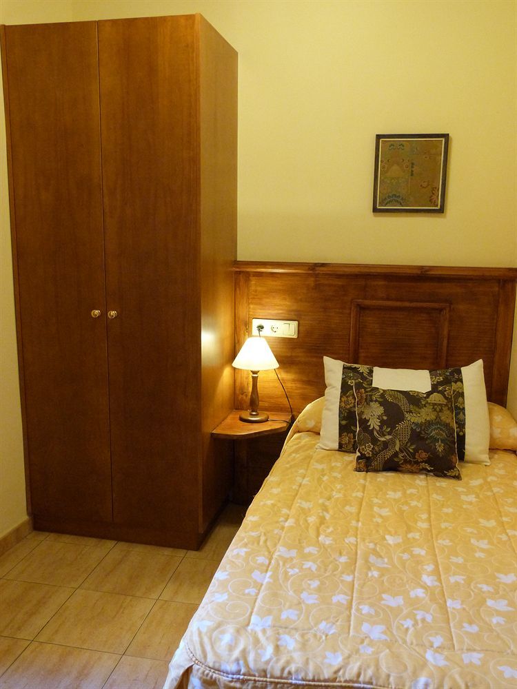 Hostal Loreto Денія Екстер'єр фото